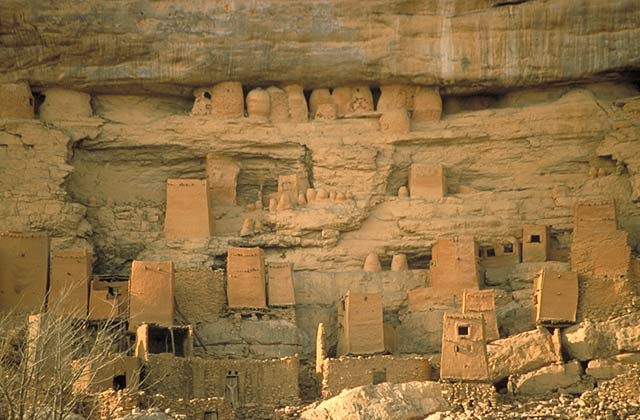 Im Dogonland - Speicher und Begrbnissttten an der Falaise de Bandiagara